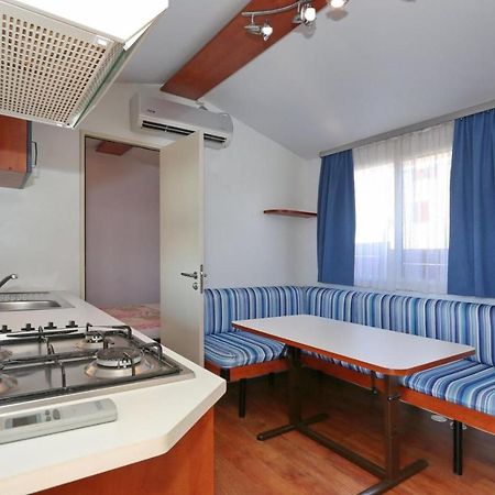 Poolside Mobile Home Turanj Esterno foto