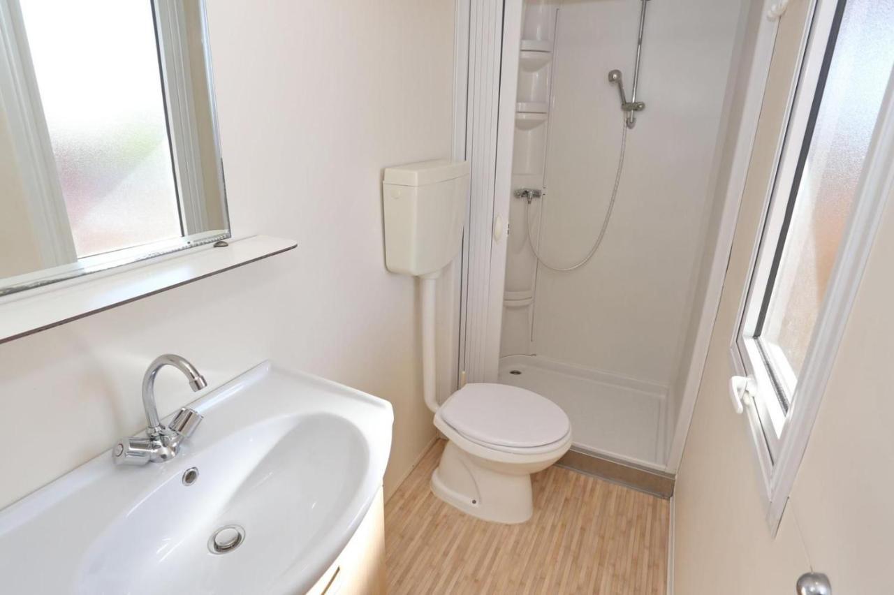 Poolside Mobile Home Turanj Esterno foto