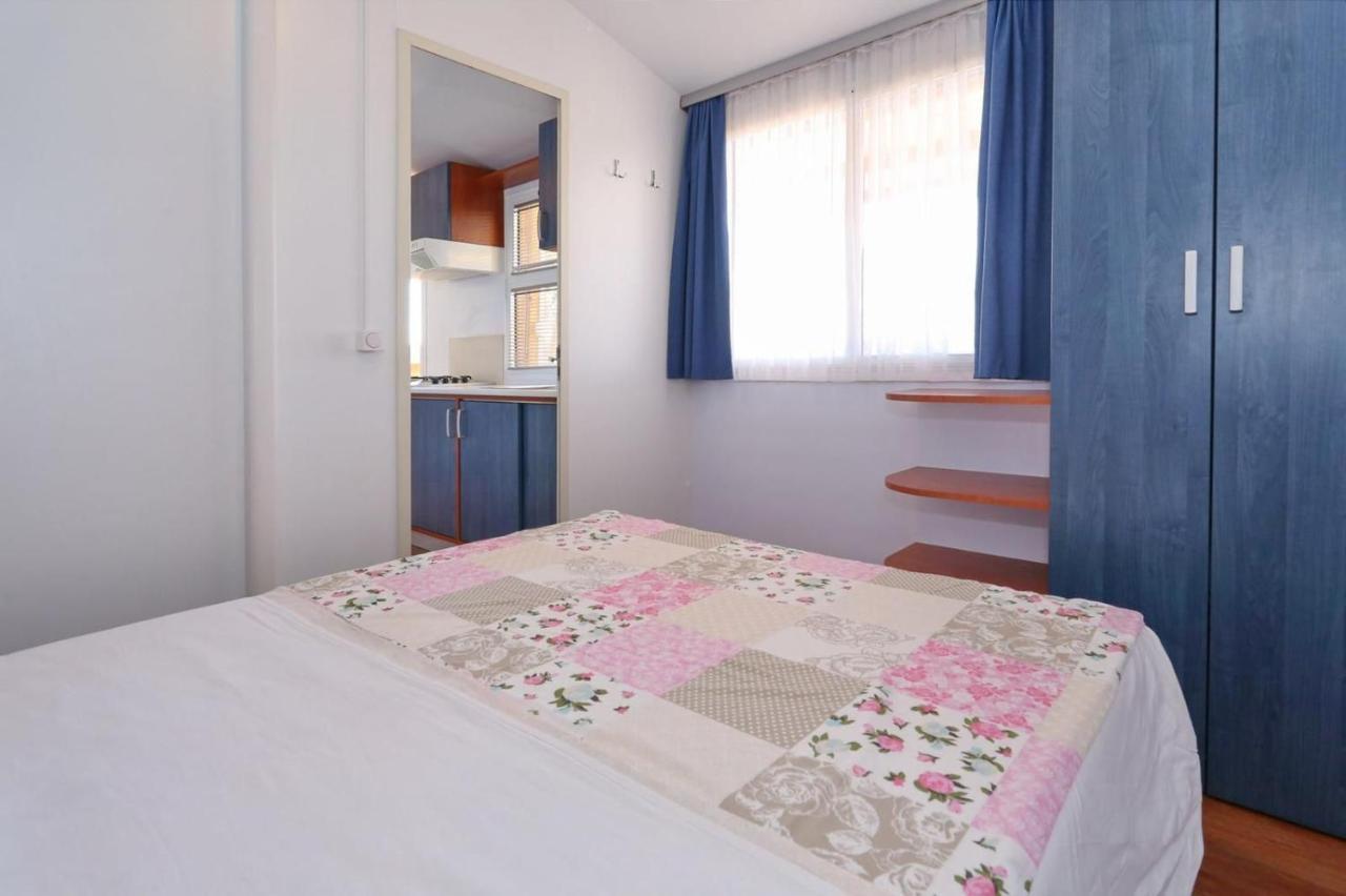Poolside Mobile Home Turanj Esterno foto