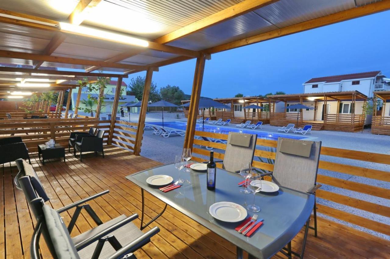 Poolside Mobile Home Turanj Esterno foto