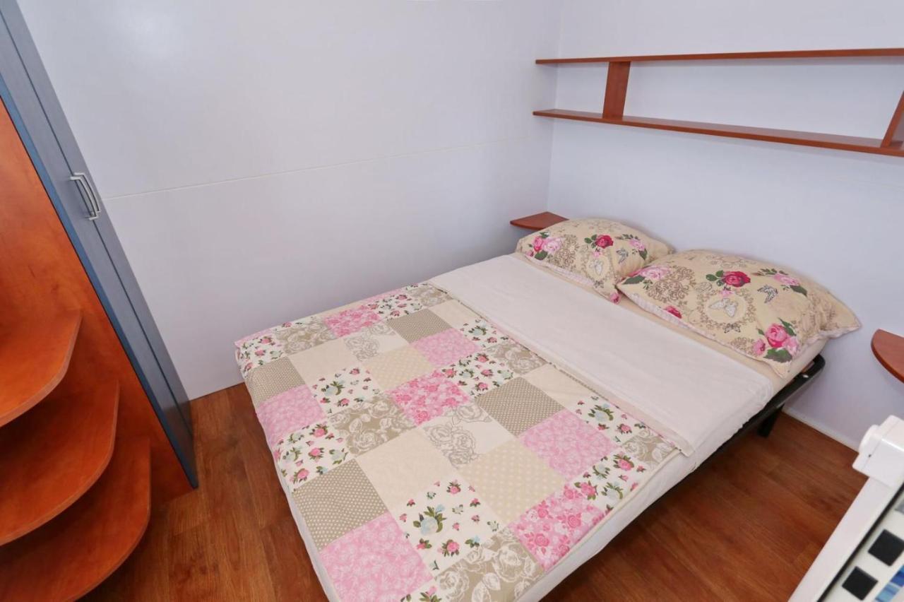 Poolside Mobile Home Turanj Esterno foto