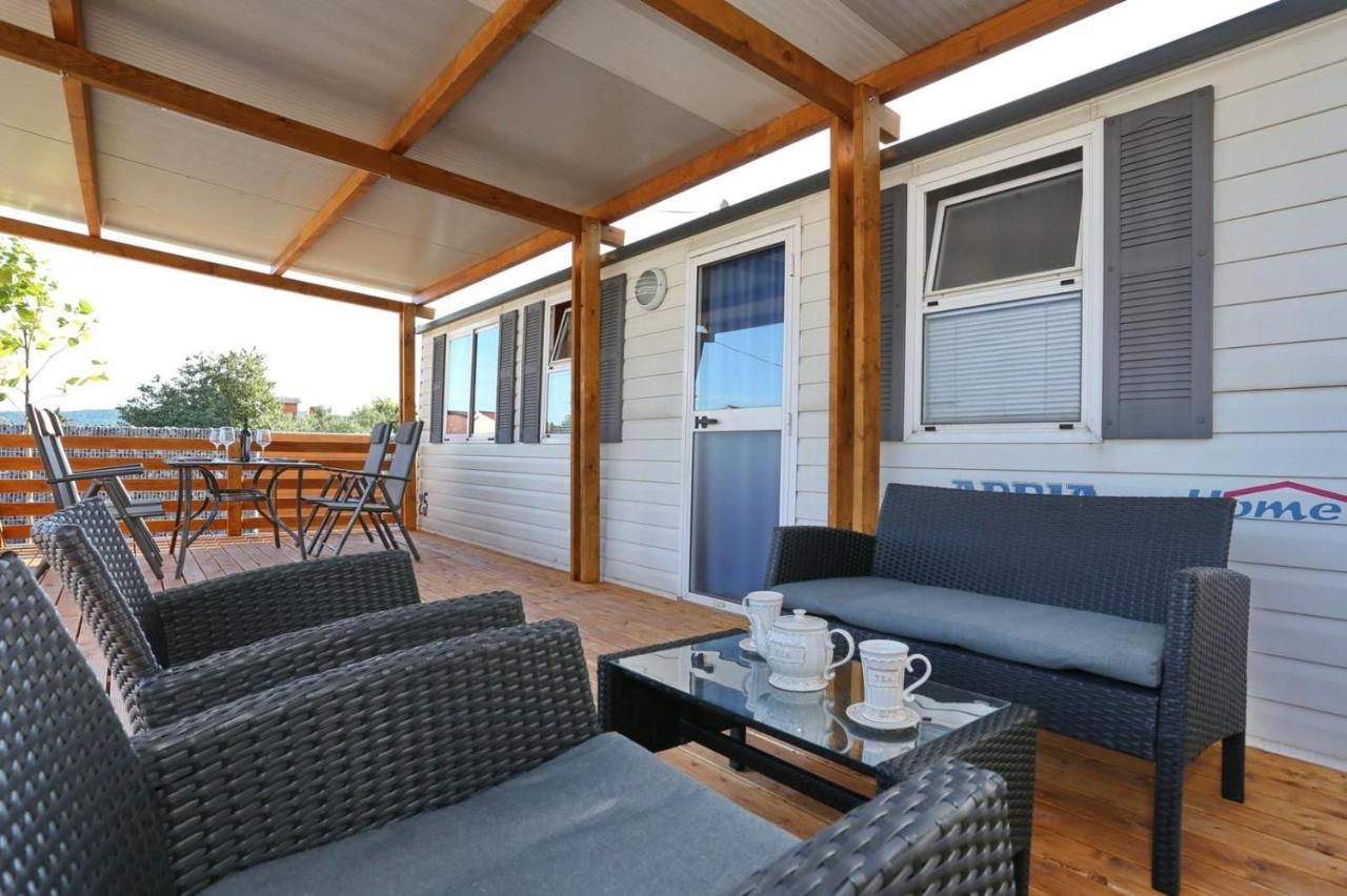 Poolside Mobile Home Turanj Esterno foto