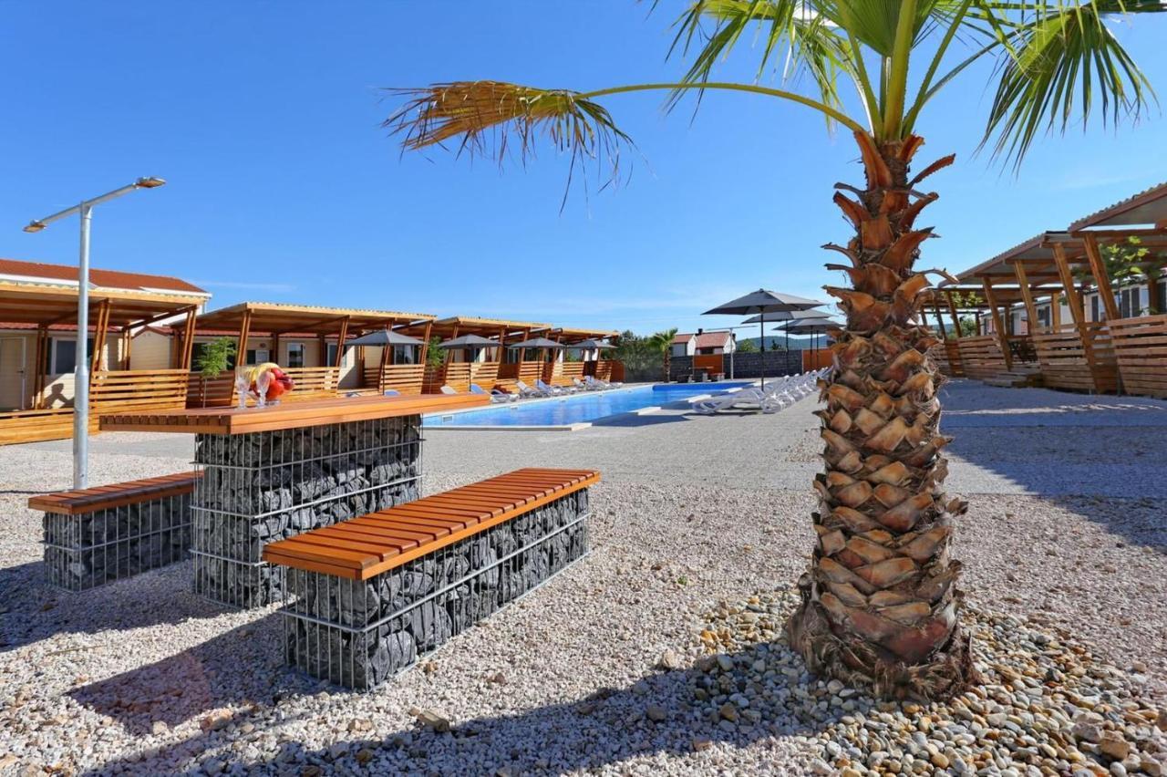 Poolside Mobile Home Turanj Esterno foto